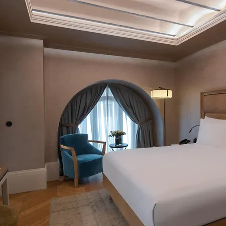 10 Karakoy Otel 5*