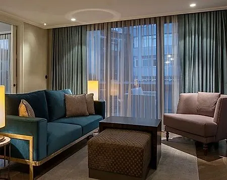 10 Karakoy Otel