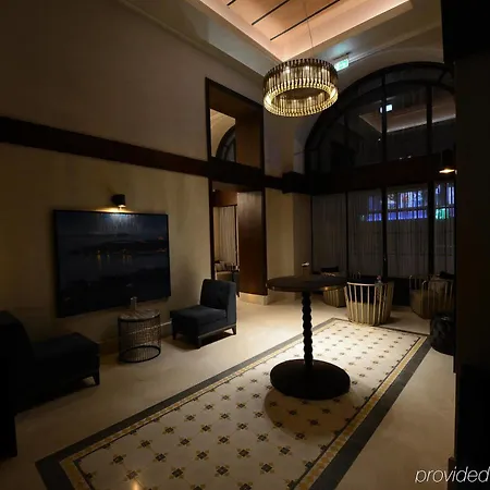 10 Karakoy Otel